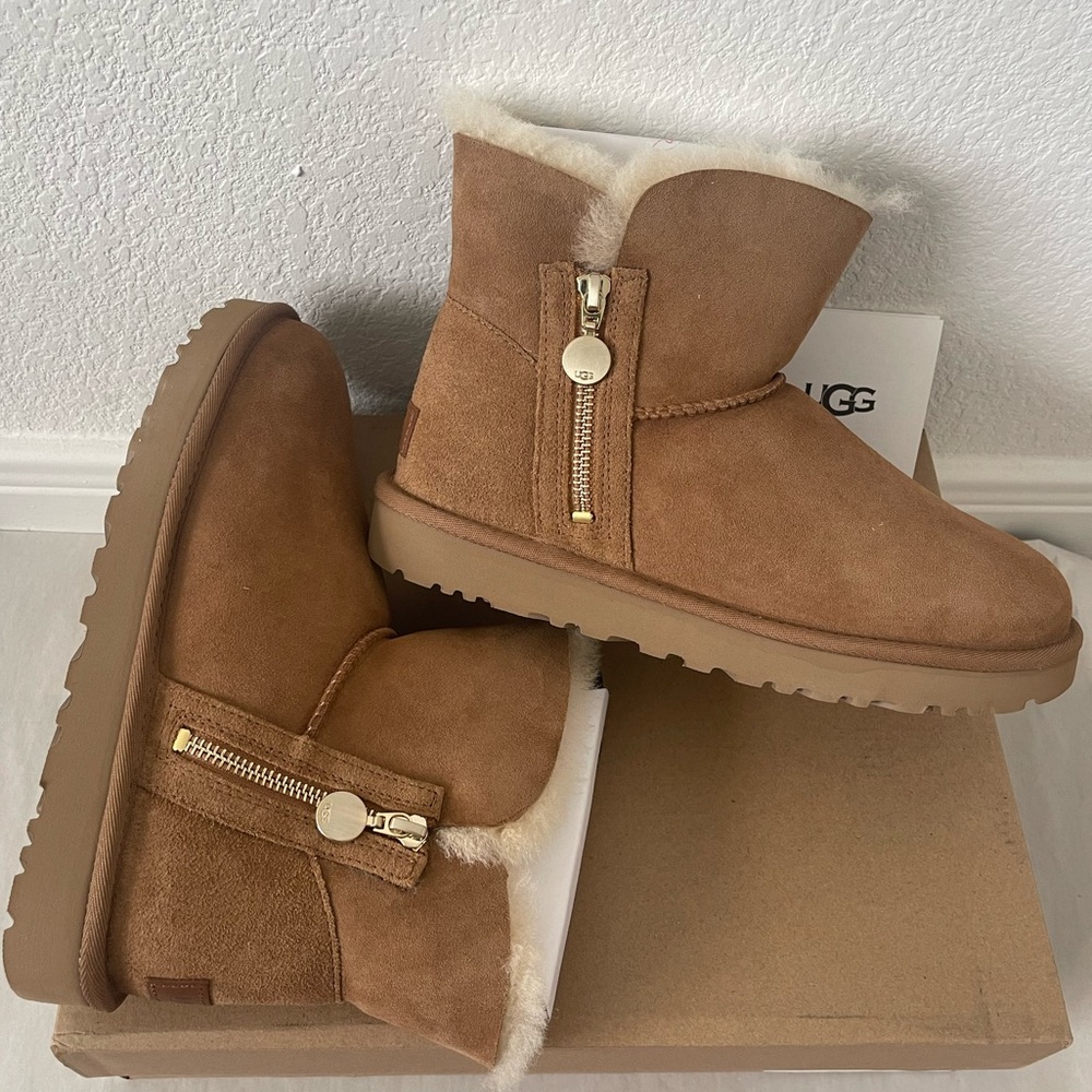 CLEARANCE!! NWT UGG Bailey Mini Zip Shearling Booties Sz8 & Sz9 - Picture 8 of 16